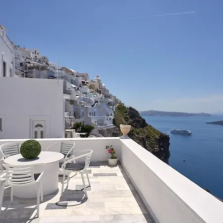 Amphitheater Cave Aparthotel *