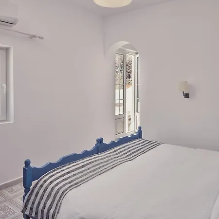 Amphitheater Cave Aparthotel *