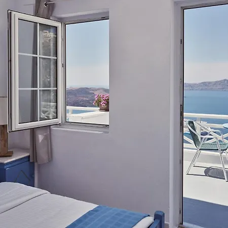 Amphitheater Cave Aparthotel